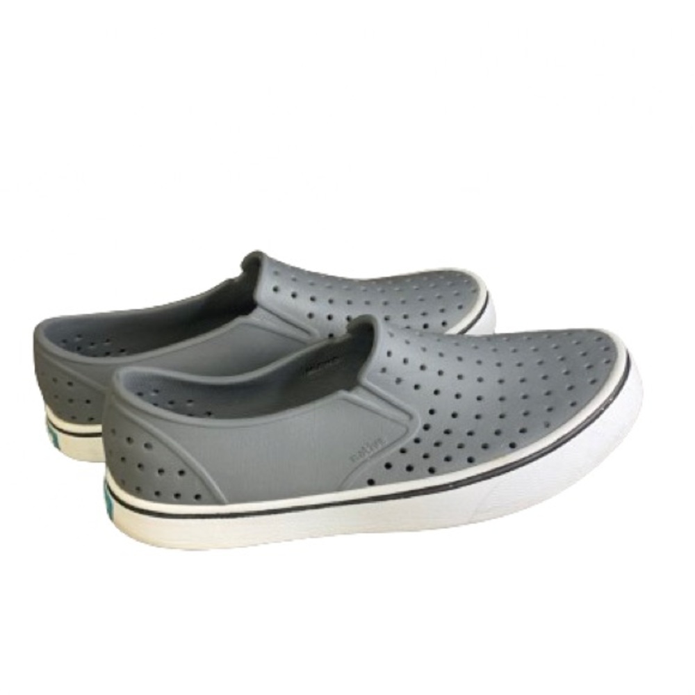 NATIVE Grey and white slip on shoes